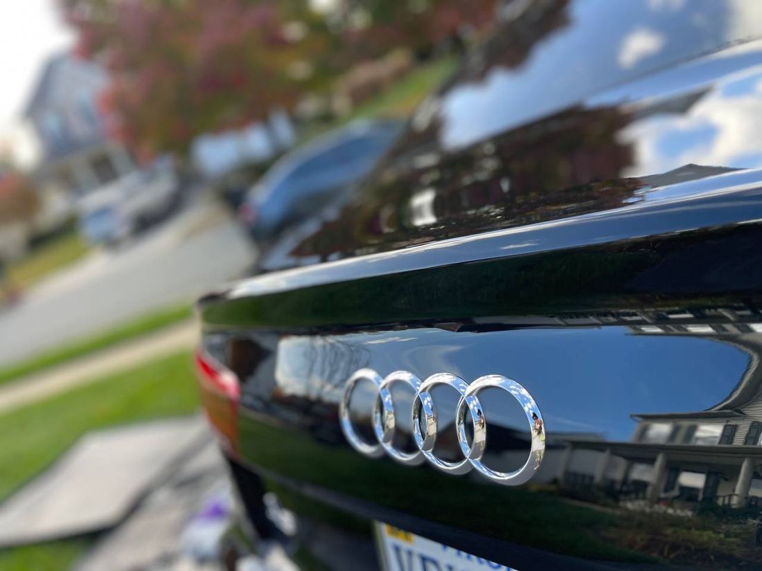 Audi grille and badge after a paint-safe hand wash.